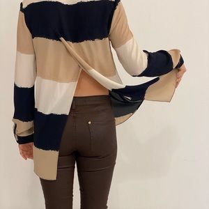 Blousy top // super lightweight // elegant yet casual //monochromatic